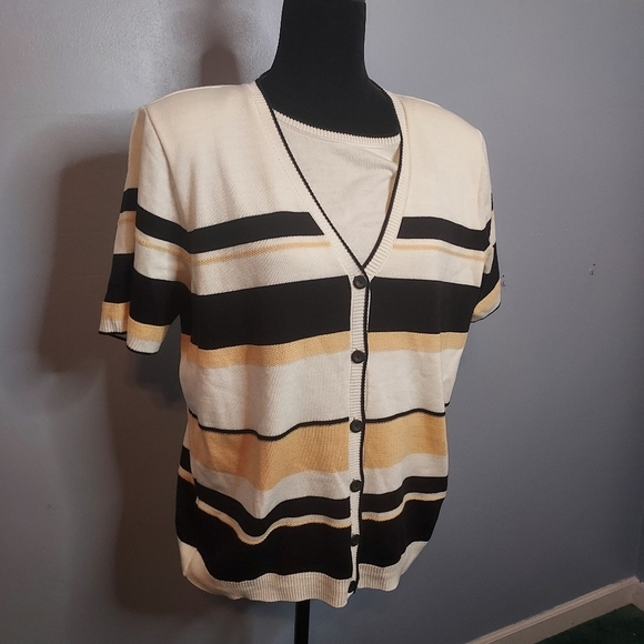 Alfred Dunner Size Large Made In USA Button Up Sweater Short Sleeve - Picture 1 of 11